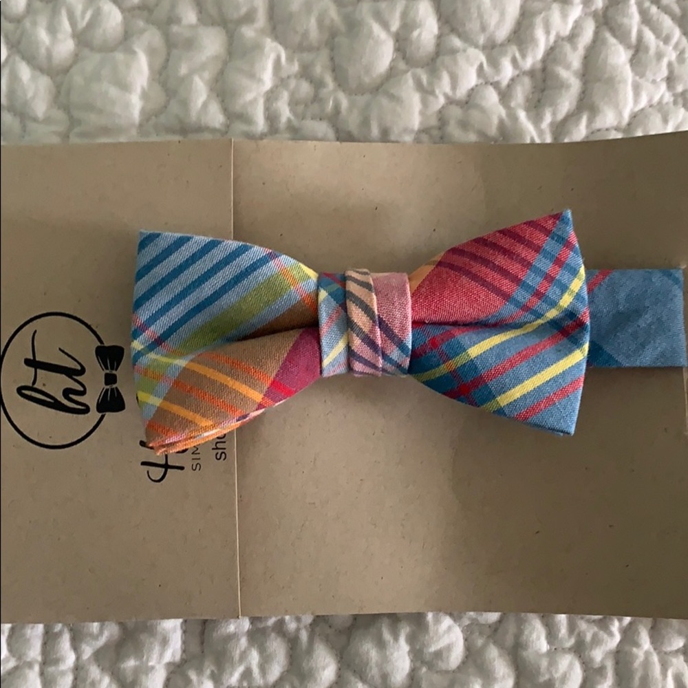 Bow tie